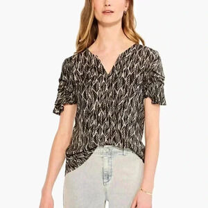 NZT SKETCHED LEAVES FLUTTER SLEEVE SPLIT NECK TEE L